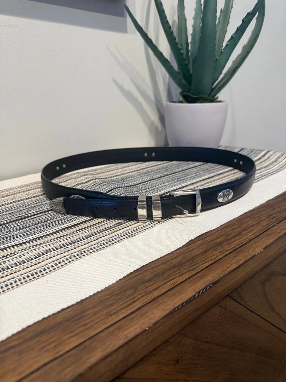 AML 3000 Leather Belt Top Grain Black Golf Club Belt Silver Buckle Accents 42‎